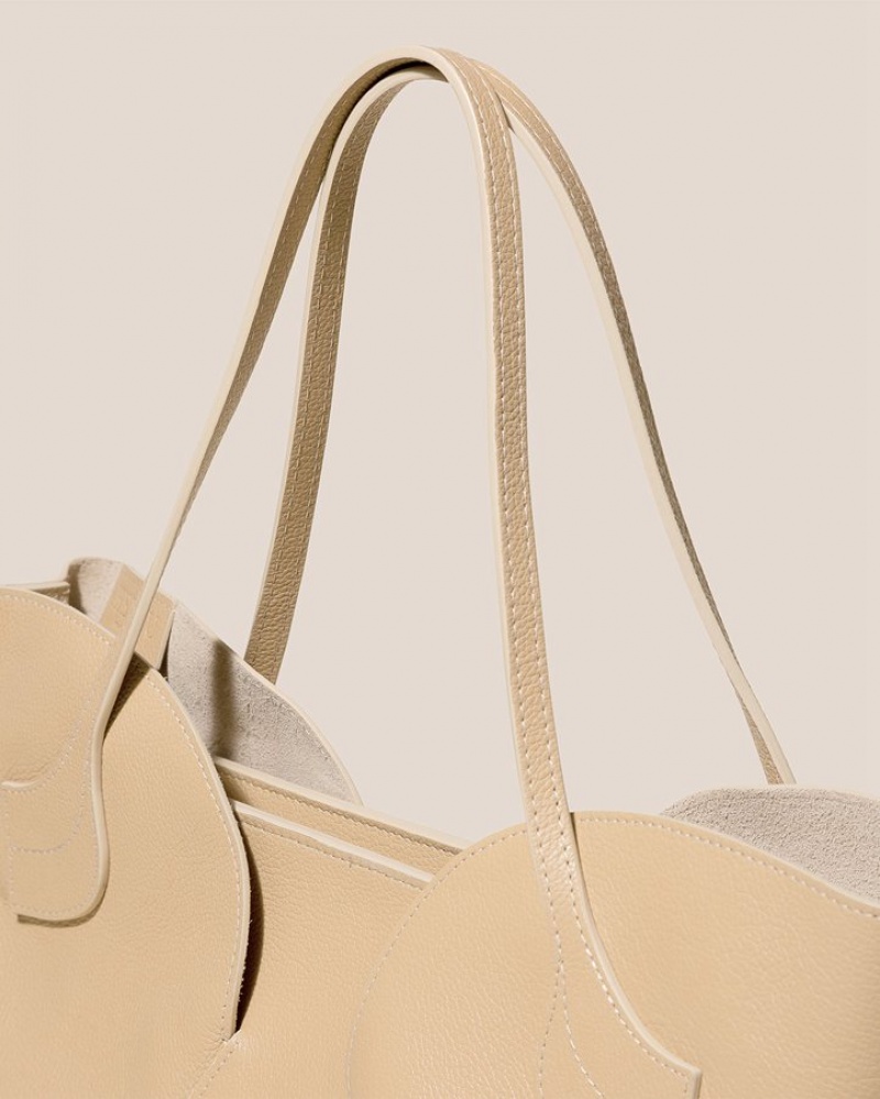 Sacs Fourre Tout Hereu Sepal L Grainy Large Tulip Shape Zipped Femme Beige | Paris-14LXVTEKH